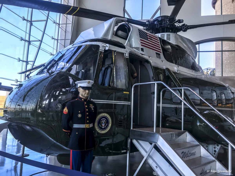 38-samolet-amerikanskikh-prezidentov-Air-ForceOne-and-Marine One-biblioteka-Reygana.jpg